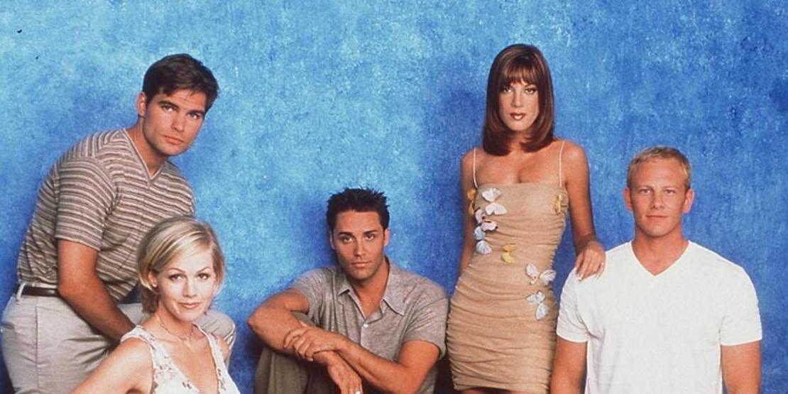 90’ların fenomen dizisi Beverly Hills, 90210 geri dönüyor