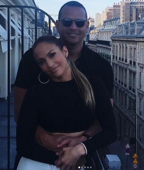 Jennifer Lopez sosyal medyayı salladı