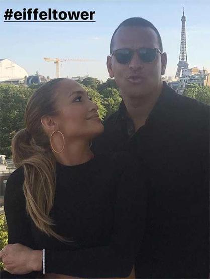 Jennifer Lopez sosyal medyayı salladı