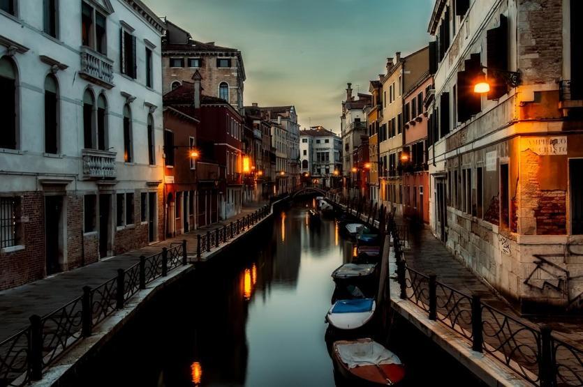 Turistlerden Venedike giriş vergisi alınacak