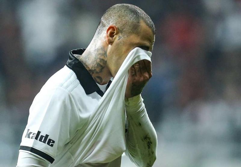 Beşiktaşta 4 futbolcu kadro dışı