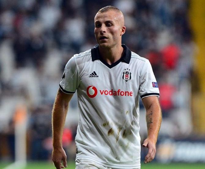 Beşiktaşta 4 futbolcu kadro dışı