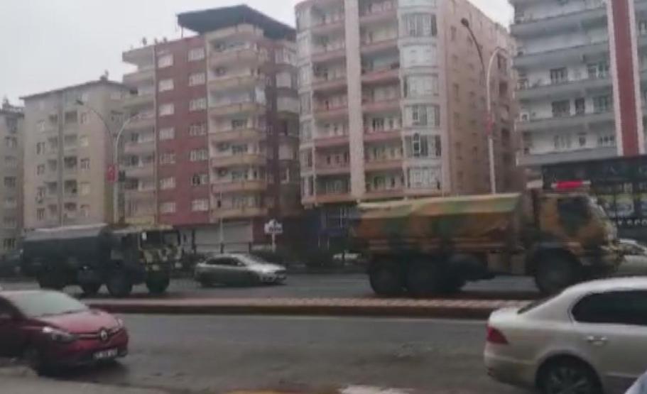 Suriye sınırına takviye sevkiyatları devam ediyor