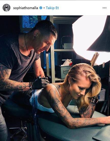 Loris Karius dünyanın en güzel üçüncü kadınıyla çıkıyor