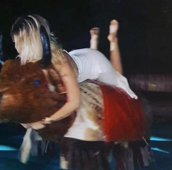 Wanda Naradan çılgın rodeo gösterisi