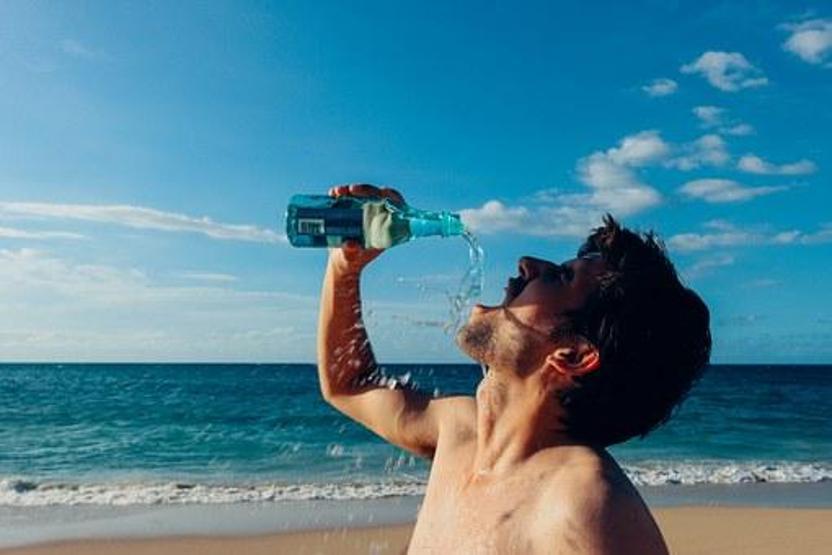 Her gün en az 3 litre su içilmesi doğru değildir