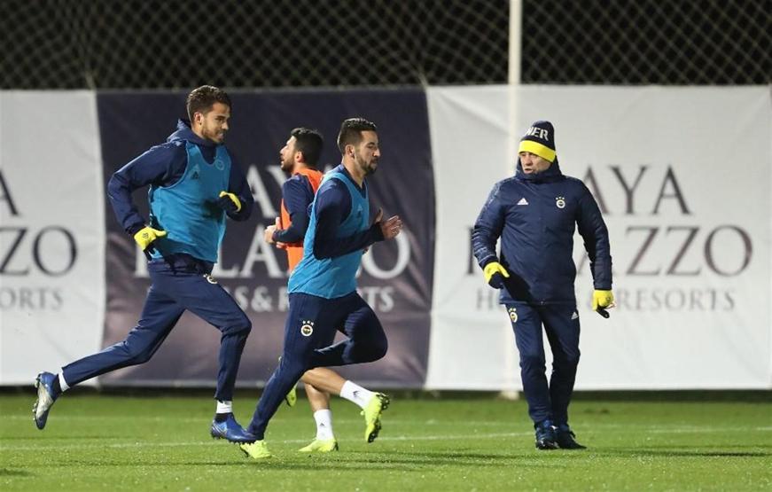 Fenerbahçe, AZ Alkmaar maçına iki farklı 11le çıkacak