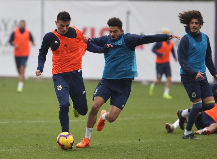 Fenerbahçe, AZ Alkmaar maçına iki farklı 11le çıkacak
