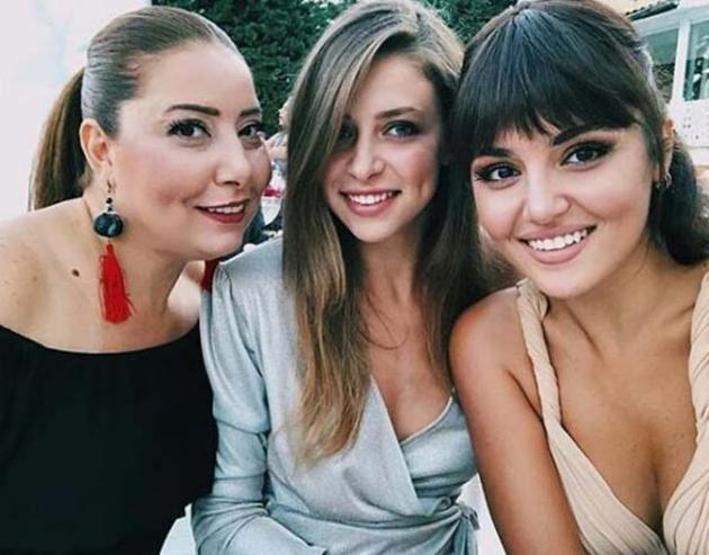 Hande Erçelin acı günü...Annesi kansere yenik düştü