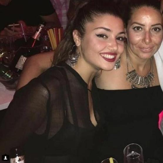 Hande Erçelin acı günü...Annesi kansere yenik düştü