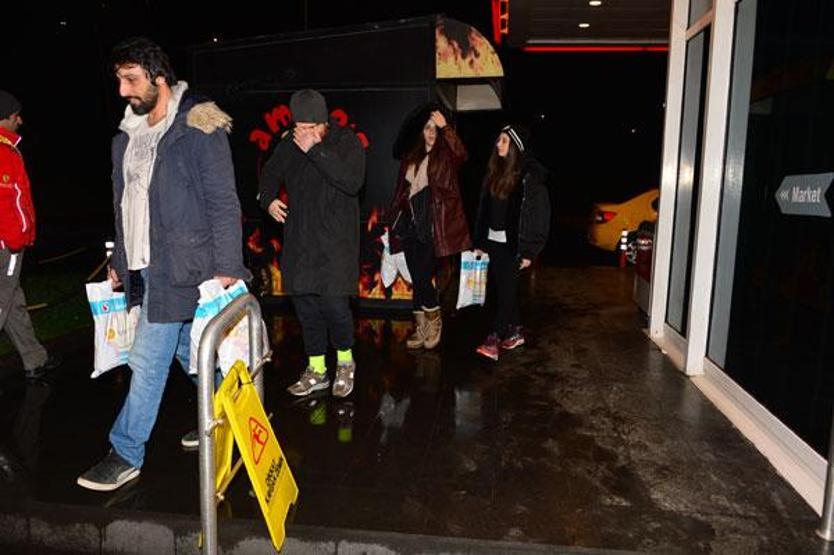 Athena Gökhan bu otobüste kalıyor
