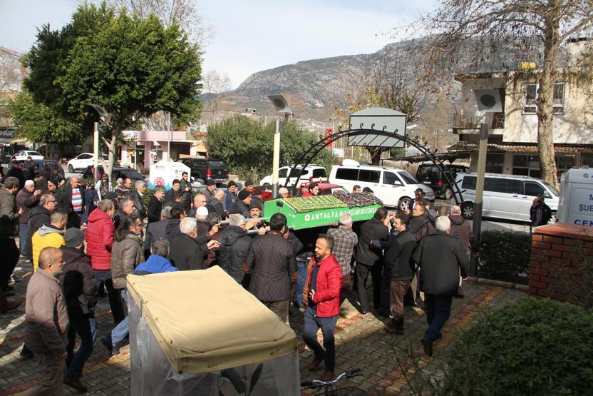 Yönetmen Orçun Benli’nin trafik kazasında ölen annesi defnedildi