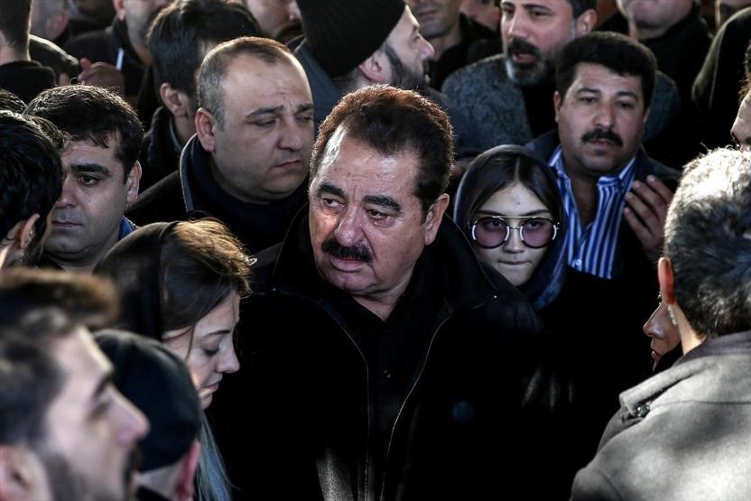 İbrahim Tatlısesin acı günü... Annesini son yolculuğuna uğurladı