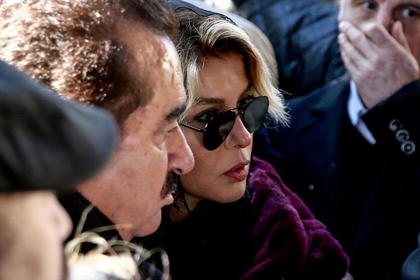 İbrahim Tatlısesin acı günü... Annesini son yolculuğuna uğurladı