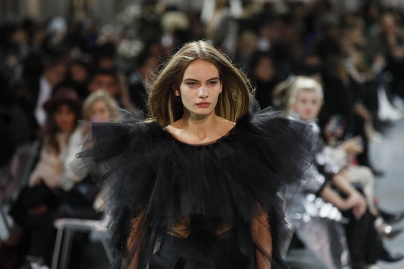 Paris’te Stephane Rolland’ın defilesi büyük beğeni topladı