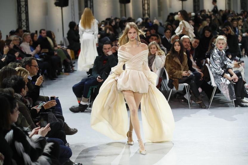 Paris’te Stephane Rolland’ın defilesi büyük beğeni topladı