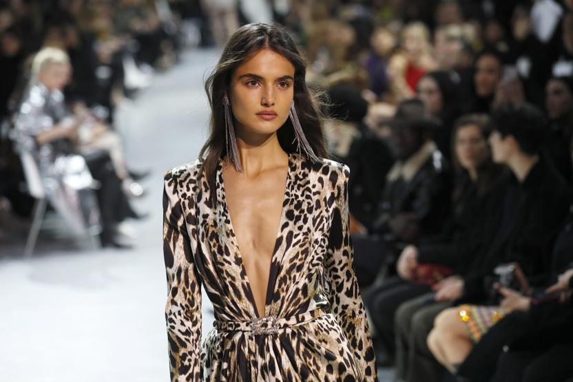 Paris’te Stephane Rolland’ın defilesi büyük beğeni topladı