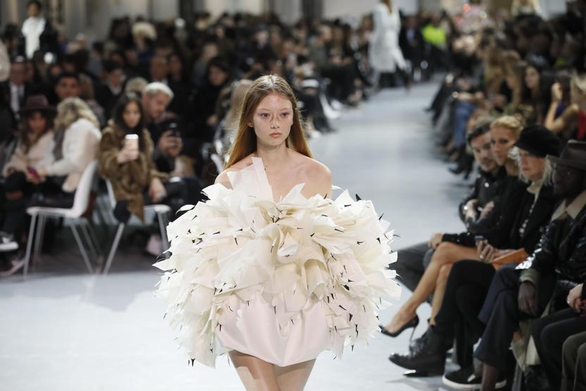Paris’te Stephane Rolland’ın defilesi büyük beğeni topladı
