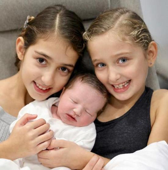 Kraliçe Pınar Tezcanın küçük ordusu