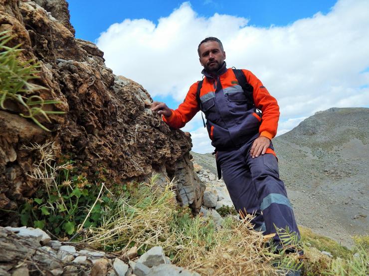 Doğa yürüyüşü yaparken Konyada 98 milyon yıllık deniz canlısı fosili buldu