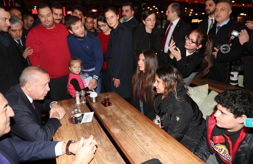 Erdoğan Antalyada vatandaşlarla sohbet etti