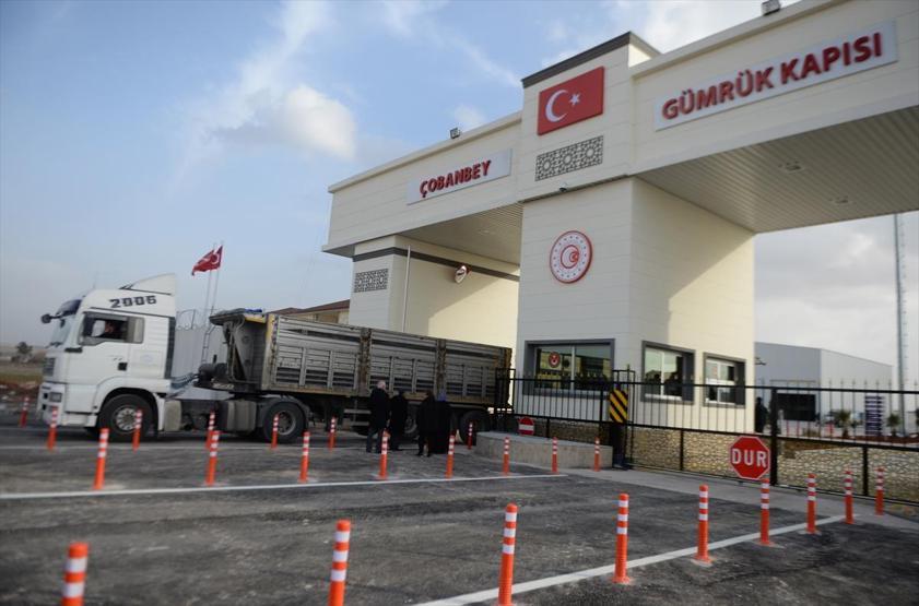 Çobanbey Sınır Kapısı ticari geçişlere yeniden açıldı