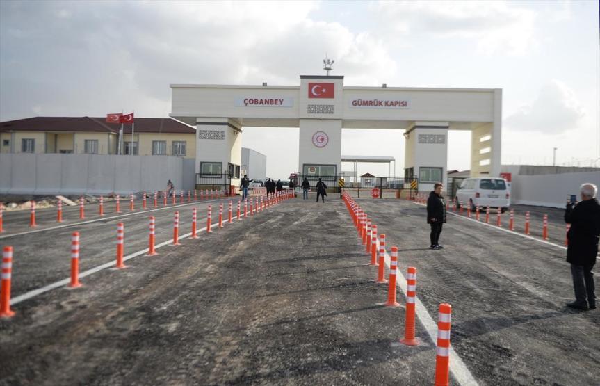 Çobanbey Sınır Kapısı ticari geçişlere yeniden açıldı
