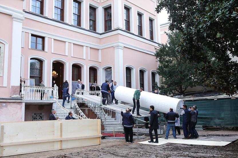 Türkiyenin en büyük tablosu 3 aylık çalışmanın ardından yeni yerine taşındı