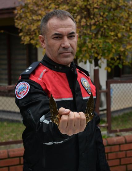 Yer: Adana... Bastondan kılıç çıktı