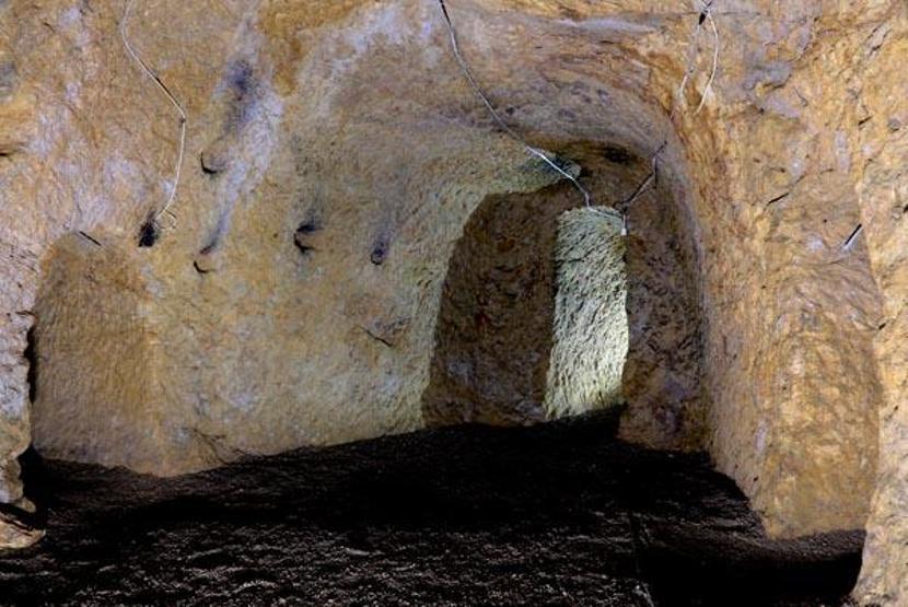 Bayburtta gizemli yapıyı görmek için binlerce kişi yer altına iniyor