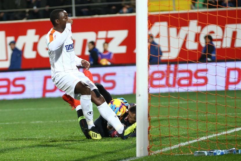 Alanyaspordan Galatasaraya çelme