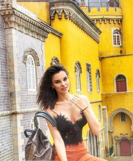 Tuvana Türkayın makyajsız hali şaşırttı