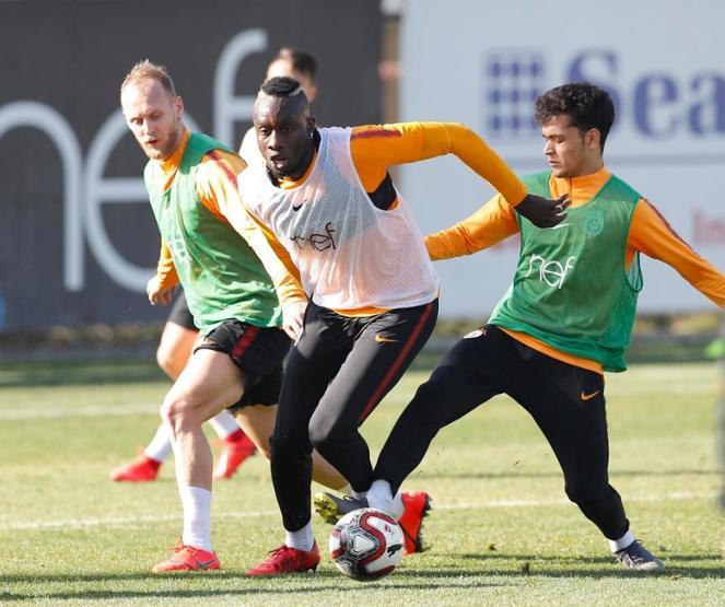 İki futbolcu takıma geri döndü