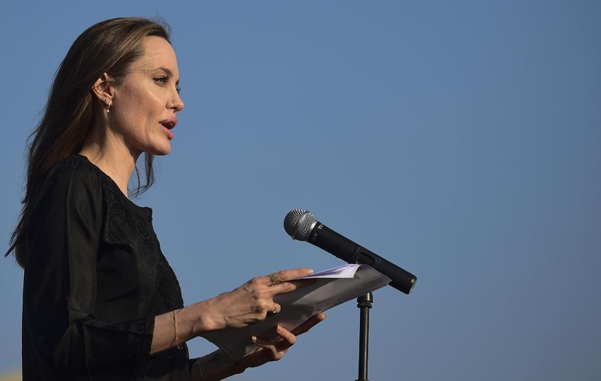 Angelina Jolie Rohingya mülteci kampında