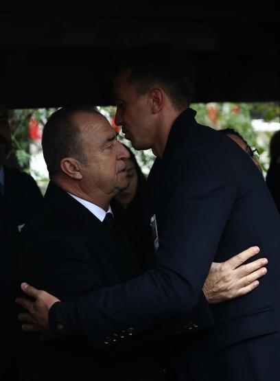 Galatasaray Fatih Terimi yalnız bırakmadı