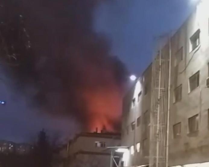 Son Dakika... Kağıthanede yangın.. 2 saat sonra söndürüldü