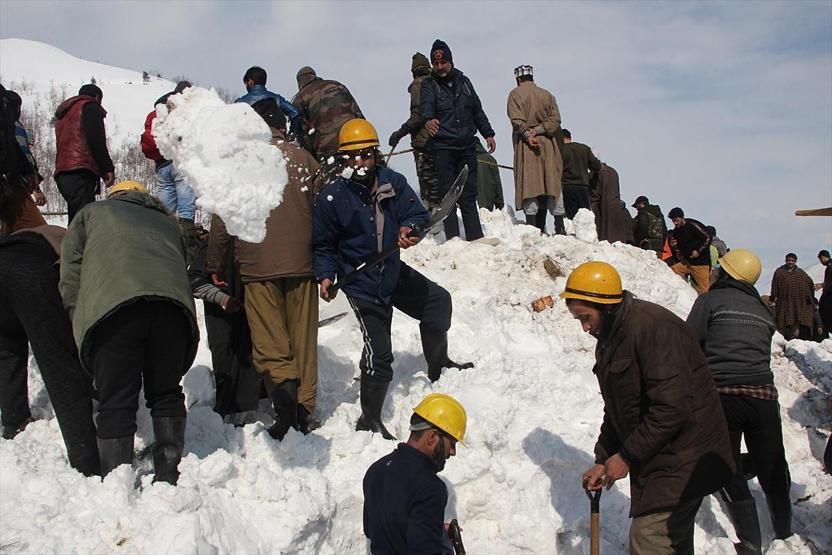 Hindistan’da çığ felaketi