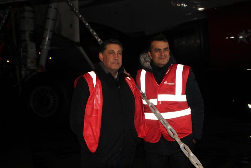 Hollandada Türk otelin bahçesine jumbo uçak konuşlandırıldı