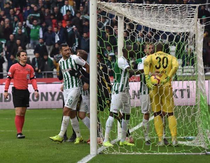 Jahovic, Yeni Malatyaspor kalecisini ısırdı