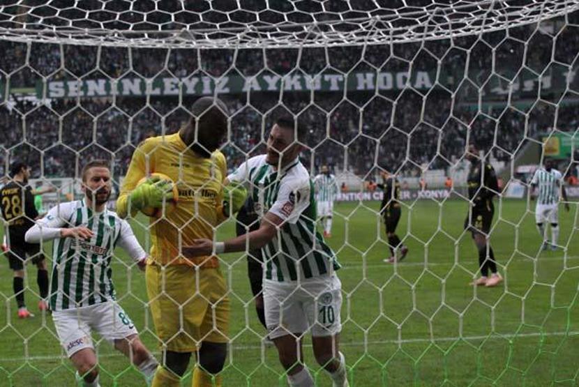 Jahovic, Yeni Malatyaspor kalecisini ısırdı