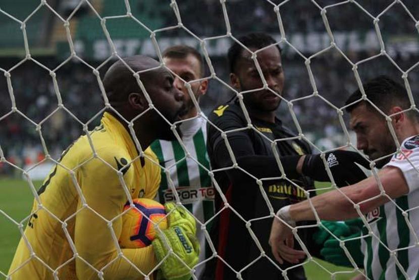 Jahovic, Yeni Malatyaspor kalecisini ısırdı