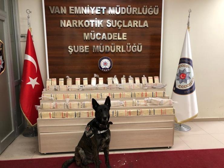 TIRa zulalamışlar... 30 kilo eroin ele geçirildi