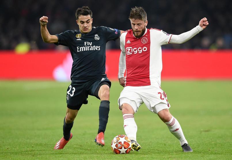 UEFA Ajaxın golünün neden iptal edildiğini açıkladı
