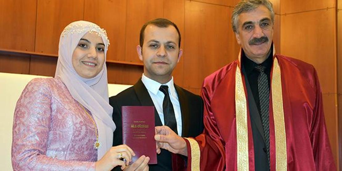 12 yılda 30 bin çiftin nikahını kıydı