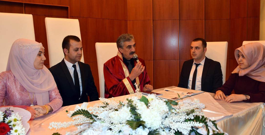 12 yılda 30 bin çiftin nikahını kıydı