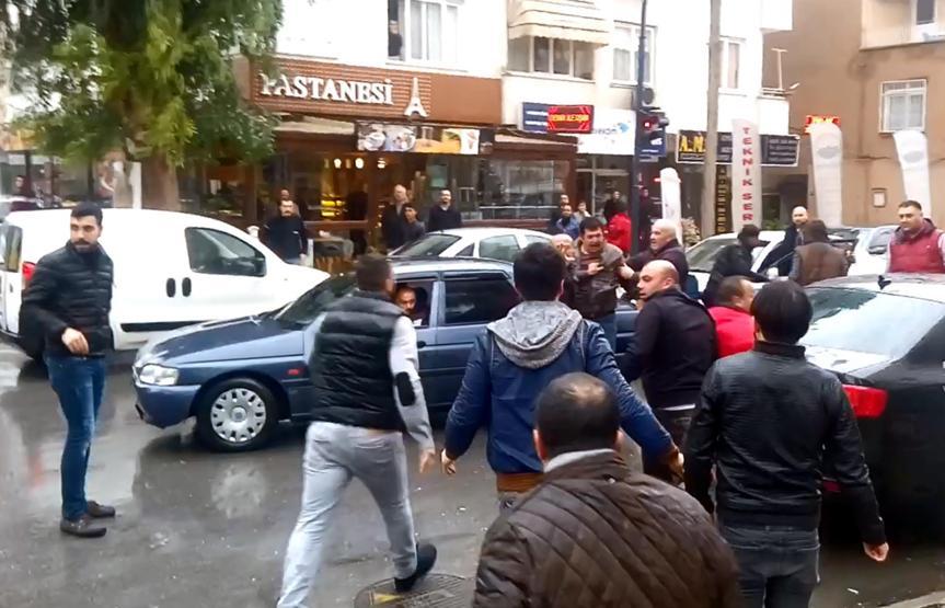 Yol ortasında meydan savaşı