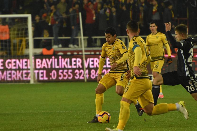 Malatyada nefes kesen maç: 3 gol ve kırmızı kart