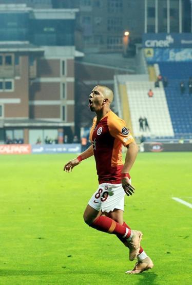 Feghouli coştu Galatasaray 4 attı