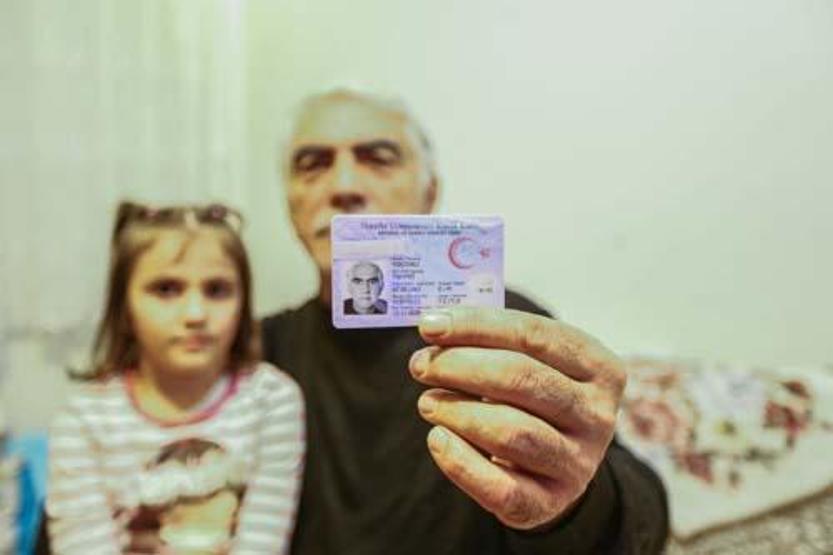 Diziden etkilenip soyadlarını değiştirdiler