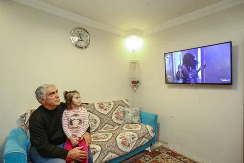 Diziden etkilenip soyadlarını değiştirdiler